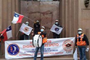 Mineros en huelga legal realizaron manifestación de protesta en Santiago y denunciaron millonarias pérdidas que dejó el proyecto 244 de Codelco División Andina