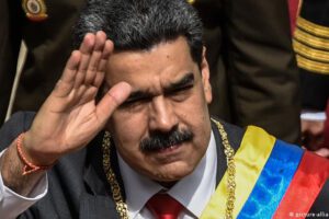 Nicolás Maduro llamó a Rusia y Ucrania a una "búsqueda de soluciones pacíficas para dirimir las diferencias entre las partes"
