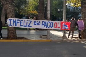 Valparaíso y Santiago: Protestas contra carabineros en su aniversario.