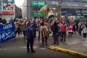 Mapuches de Cholchol realizan manifestación en contra de Sutil y exigen tierras