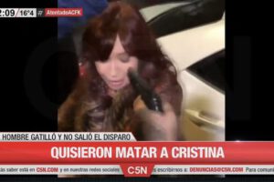Argentina. Detienen a una persona que le apuntó con un arma a CFK cuando llegaba a su casa