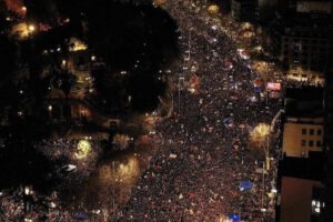 Miles de personas coparon la Alameda en multitudinario cierre de campaña del «Apruebo» en la Región Metropolitana
