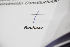 El rechazo se impuso con contundente mayoría a la propuesta de nueva constitución emanada de la Convención Constitucional