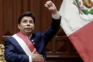 Perú. Pedro Castillo disuelve temporalmente el Congreso de la República: la oposición derechista lo acusa de dar un «golpe de Estado»