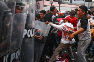 Perú. Unas 40 vías bloqueadas y el sur en conflicto: así se vive segundo día de protestas contra Boluarte