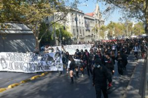 29 marzo Día del Joven Combatiente: Manifestaciones de estudiantes en el centro de Santiago.