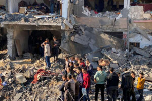 Más de 200 palestinos, la mayoría niños, murieron en las últimas 24 horas en la Franja de Gaza